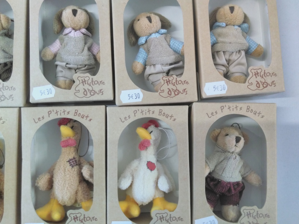 Figurines