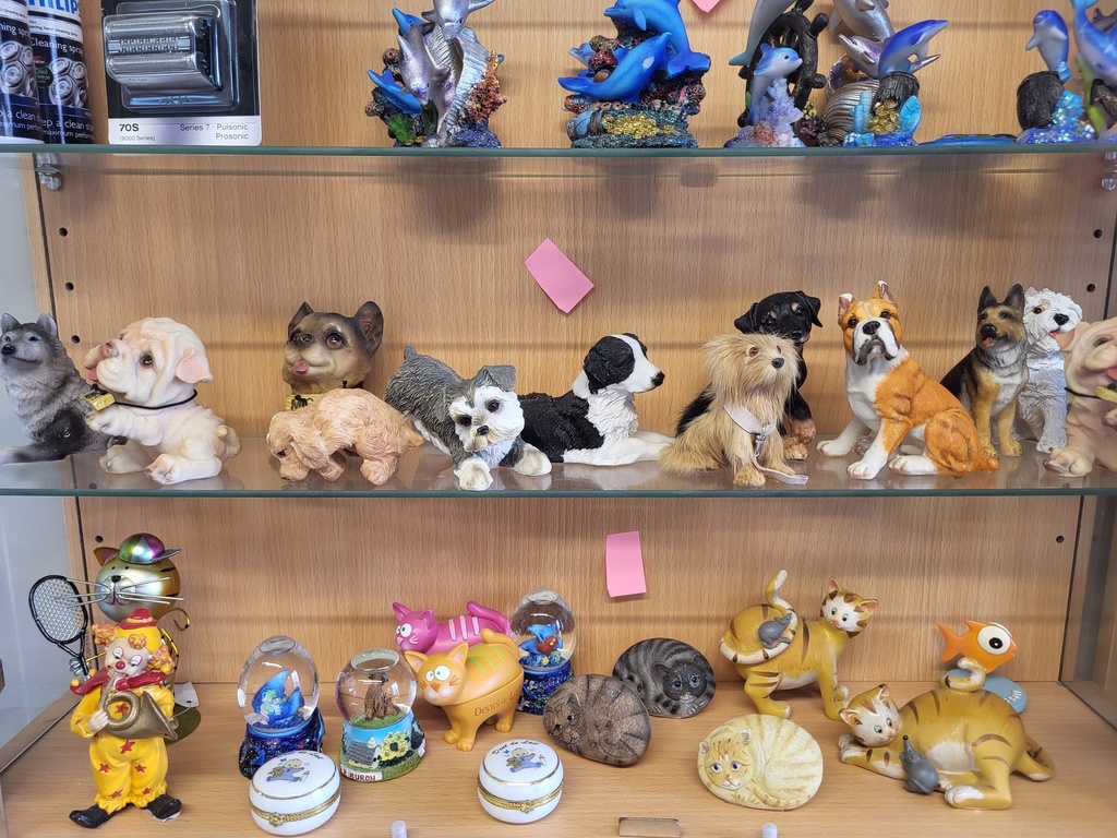 Figurines chiens diverses