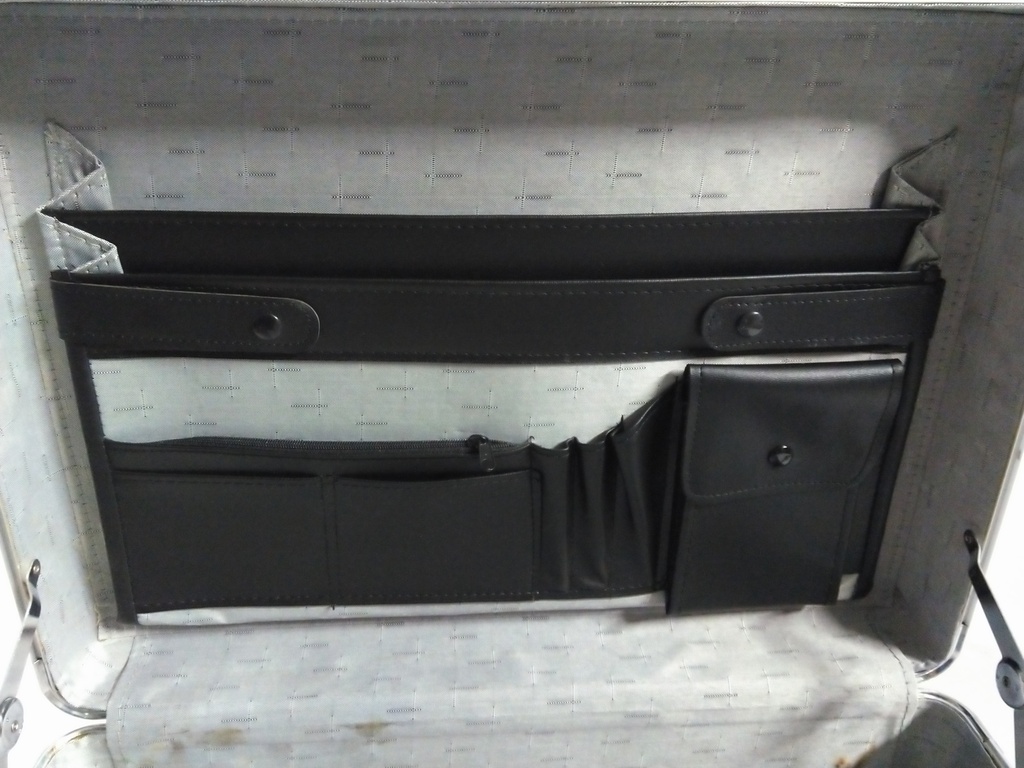 Attaché case bois/métal à combinaison