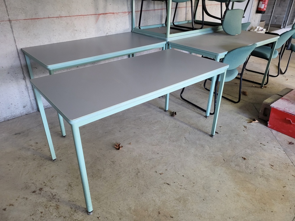 Table collectivité 140x70x75 verte