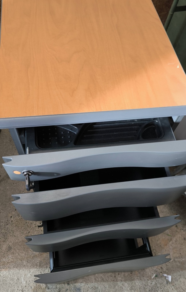 Caisson de bureau n°36    4 tiroirs