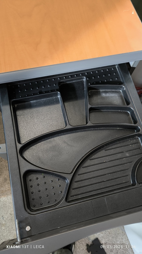 Caisson de bureau n°36    4 tiroirs