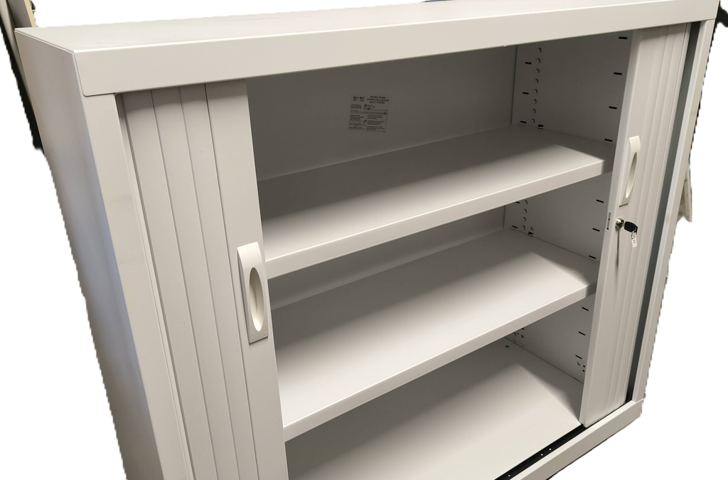 Armoire basse 347 à rideaux