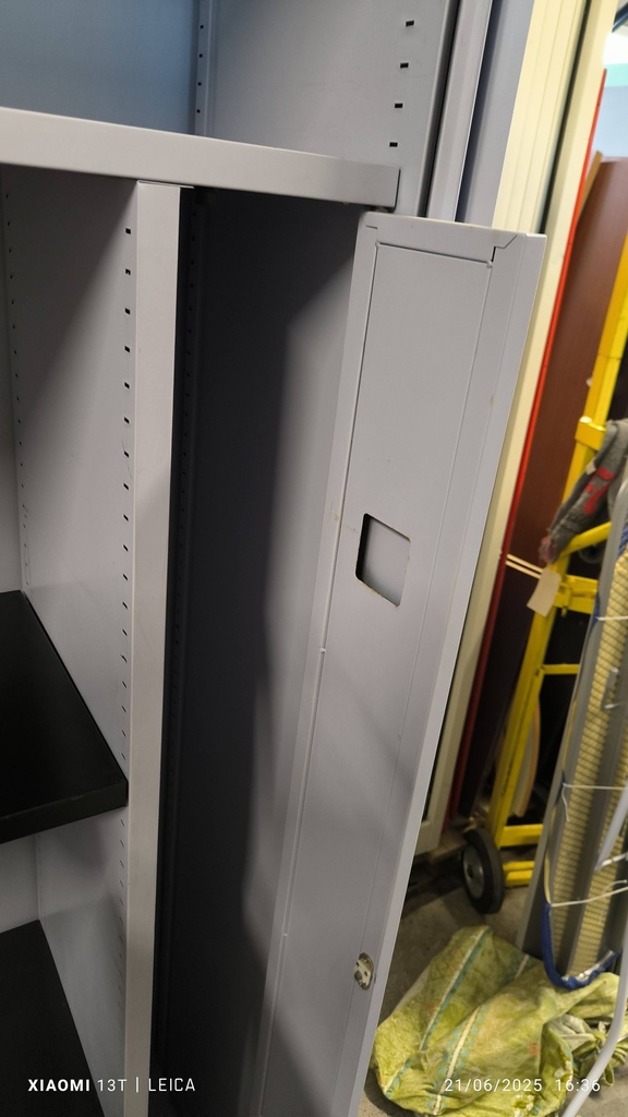 Armoire métallique 376 à rideaux