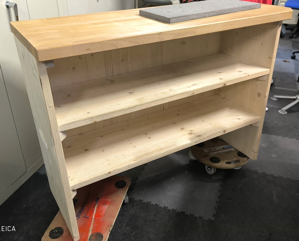 Banque d'accueil pin massif