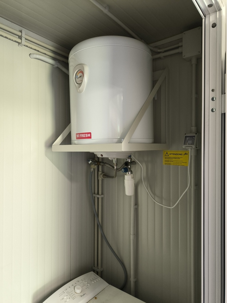 Bungalow sanitaire 6x2.5m 2022