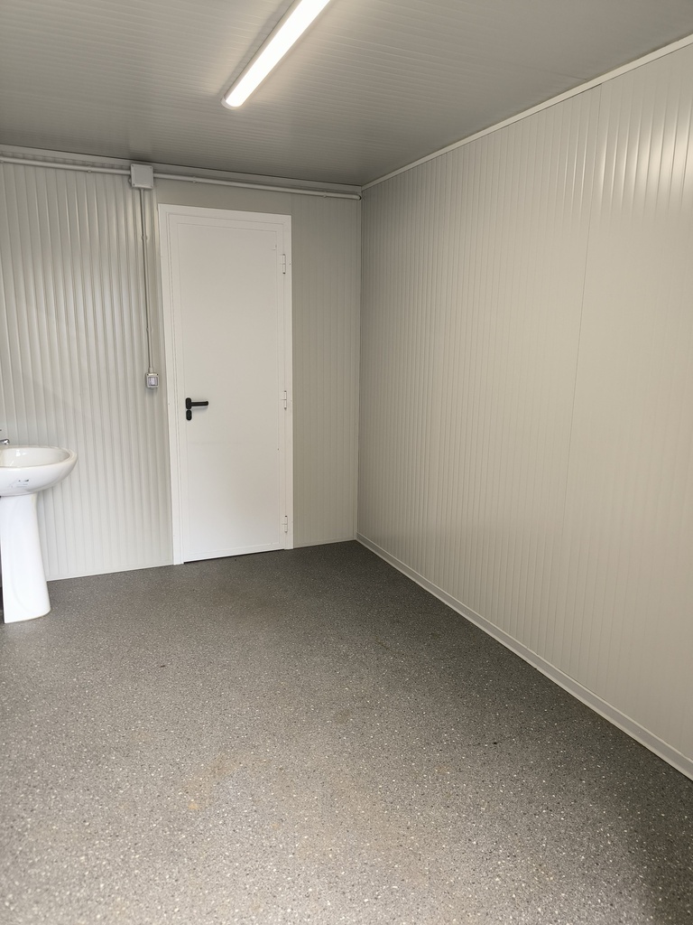 Bungalow sanitaire 6x2.5m 2022