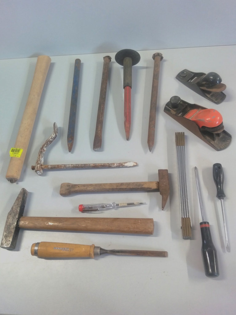 Lot outils divers 4