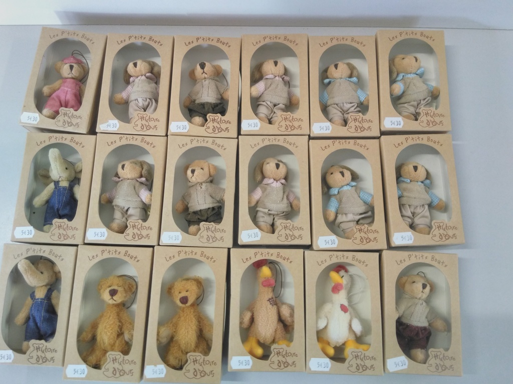Petites figurines diverses