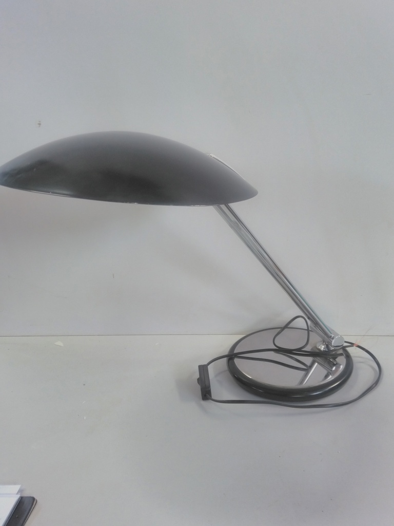 Lampe de bureau à réparer