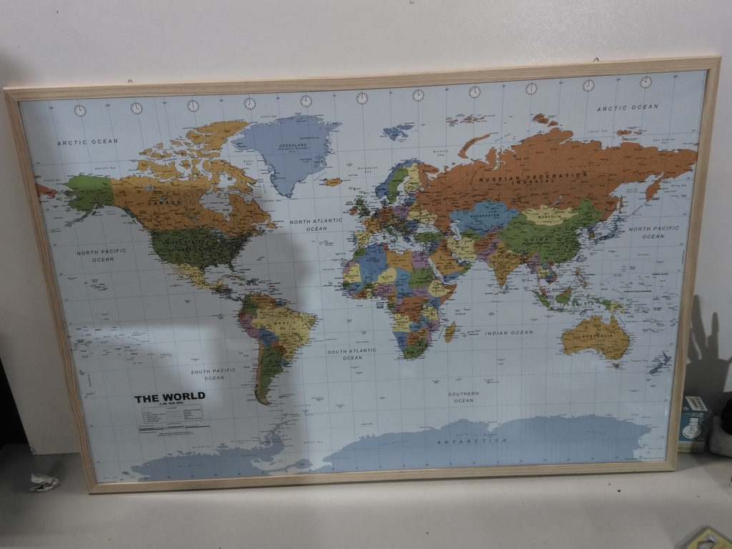 Cadre carte du monde