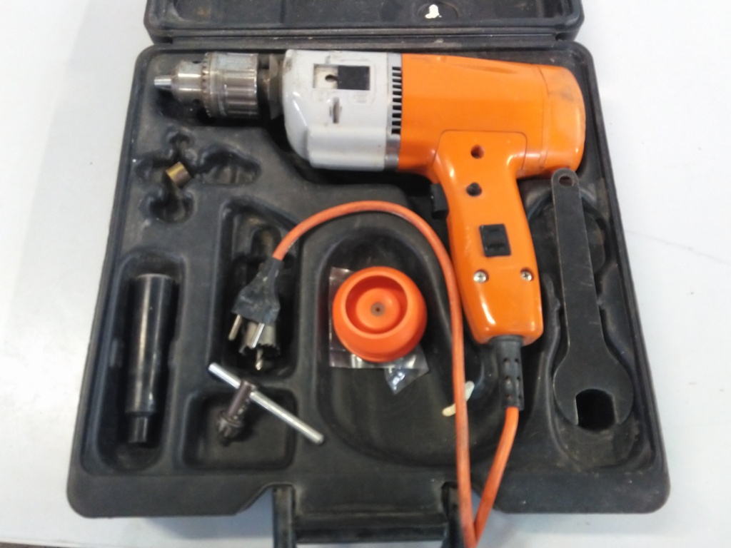 Perceuse filaire Black et Decker