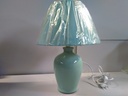 [Z3R4B7] Lampe de chevet verte