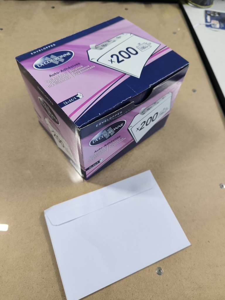 Enveloppes 162x114 autoadhésives