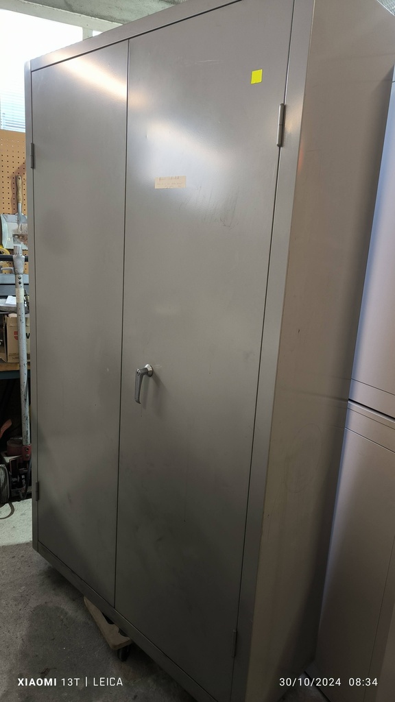 Armoire métallique 308 portes droites