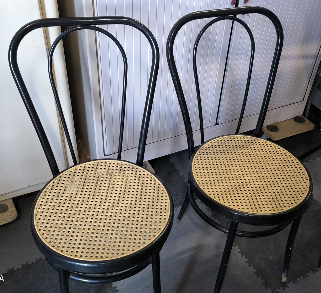 Paire de chaises type bistrot