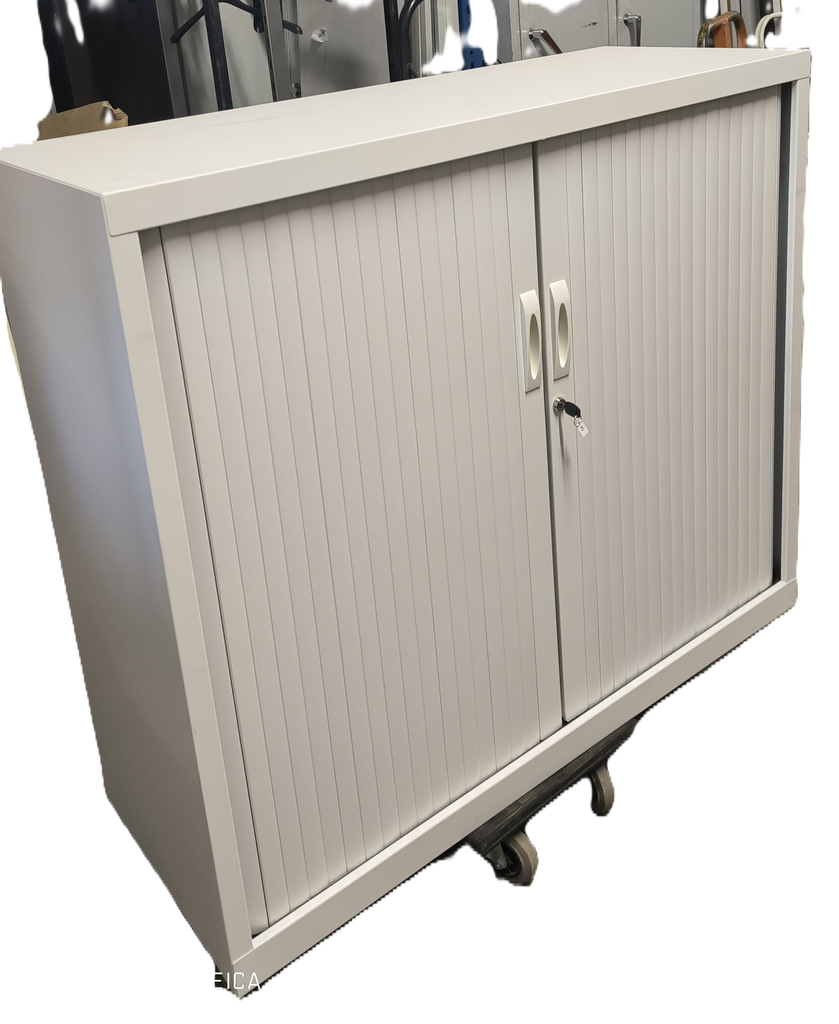 Armoire basse 347 à rideaux