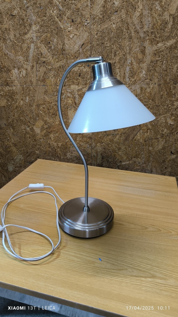 Lampe de bureau design métal