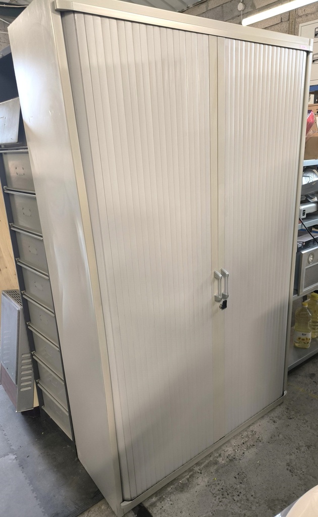 Armoire métallique 441 à rideaux