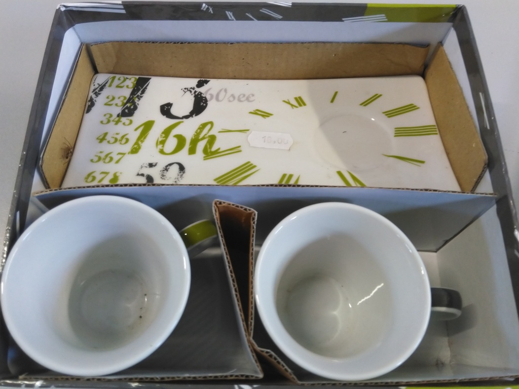 Set 2 tasses et soucoupes