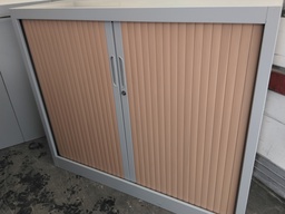 [Z20] Armoire basse 139 à rideaux