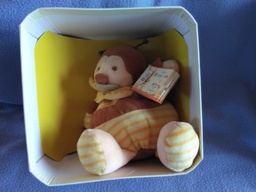 [Z3R3A4] Doudou petit bourdon