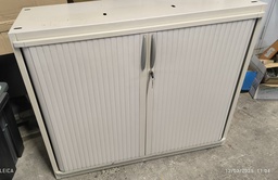 [R4G] Armoire basse 343  à rideaux