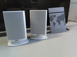 [Z4] Enceintes Jamo filaires